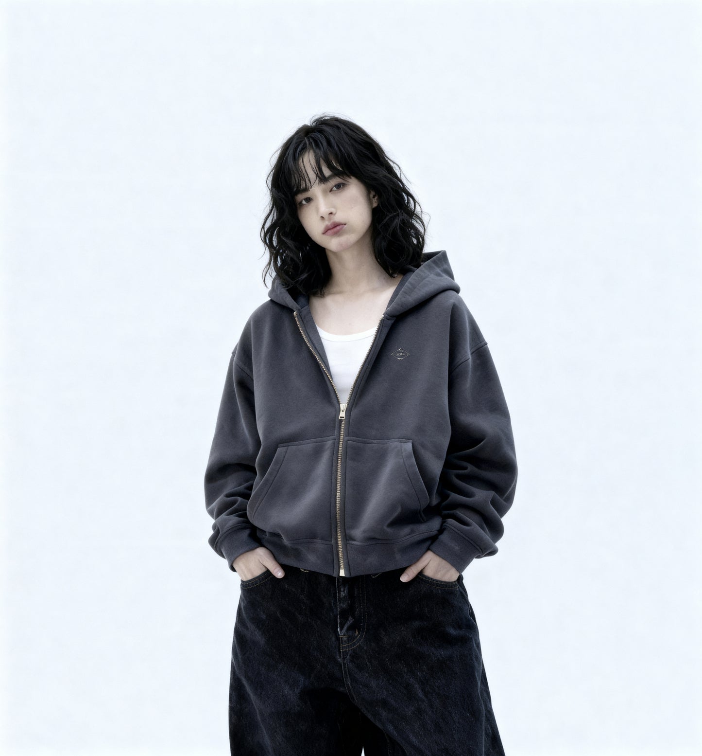 Kuromu M.Shrine Boxy zip-up